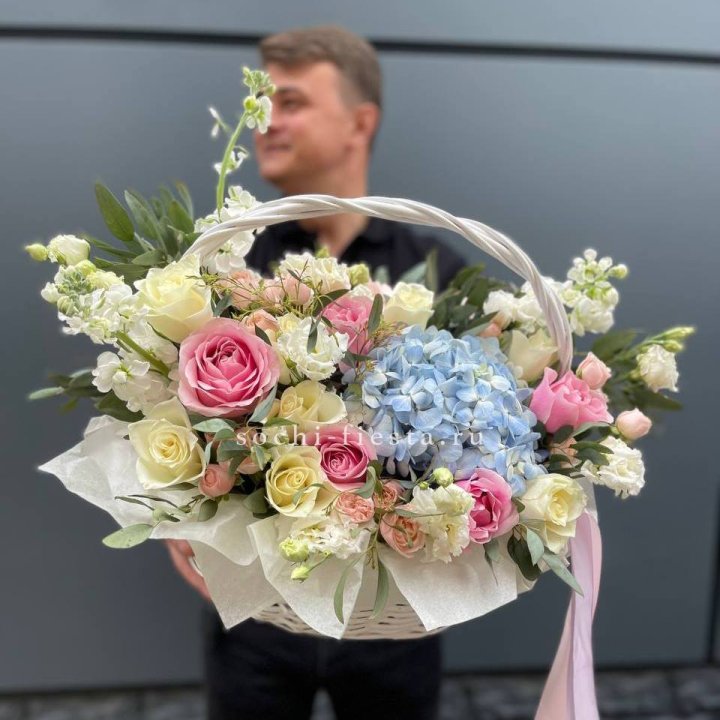 Авторская корзина "Аполинария" в Москве