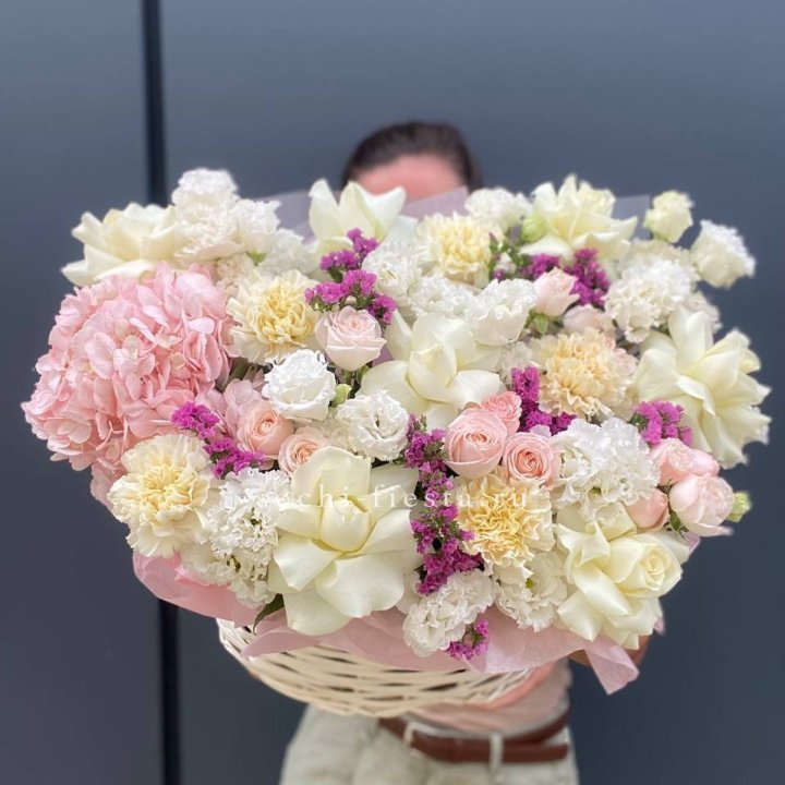 Корзина "Воздушная нежность" в Москве