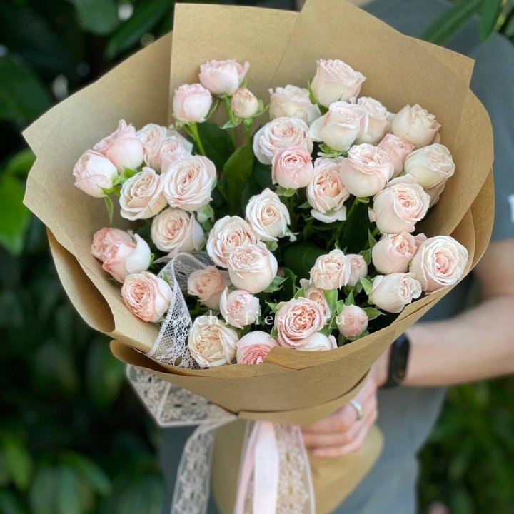 Кустовые розы букет №1 в Москве