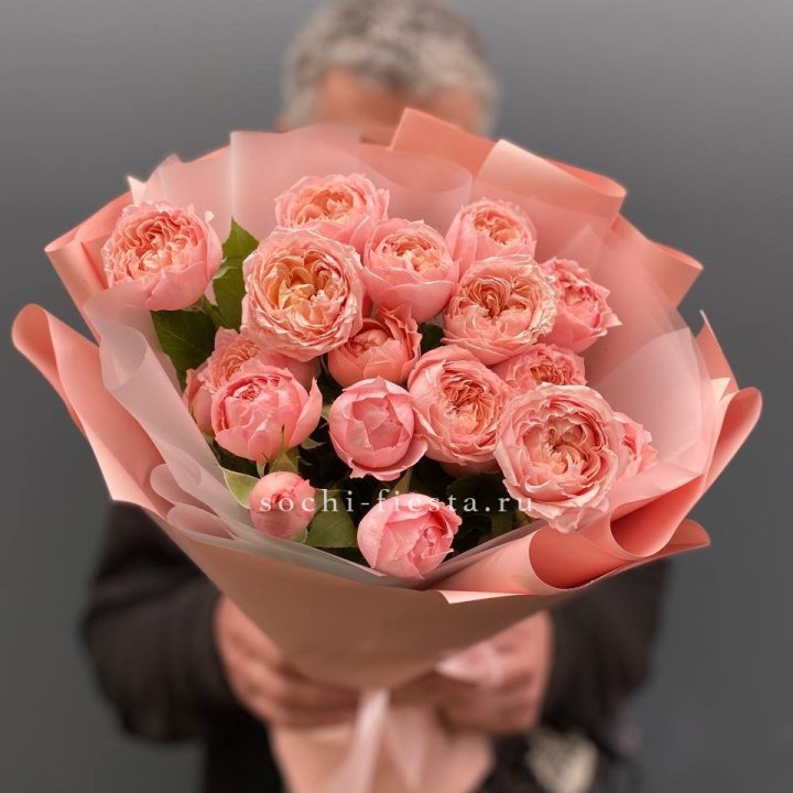 Букет комплимент из кустовых роз Джульетта в Москве