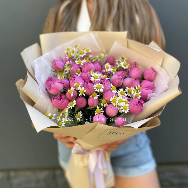 Дуобукет мисти с ромашками  в Москве