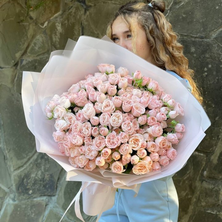 45 роза бомбастик Крем в Москве