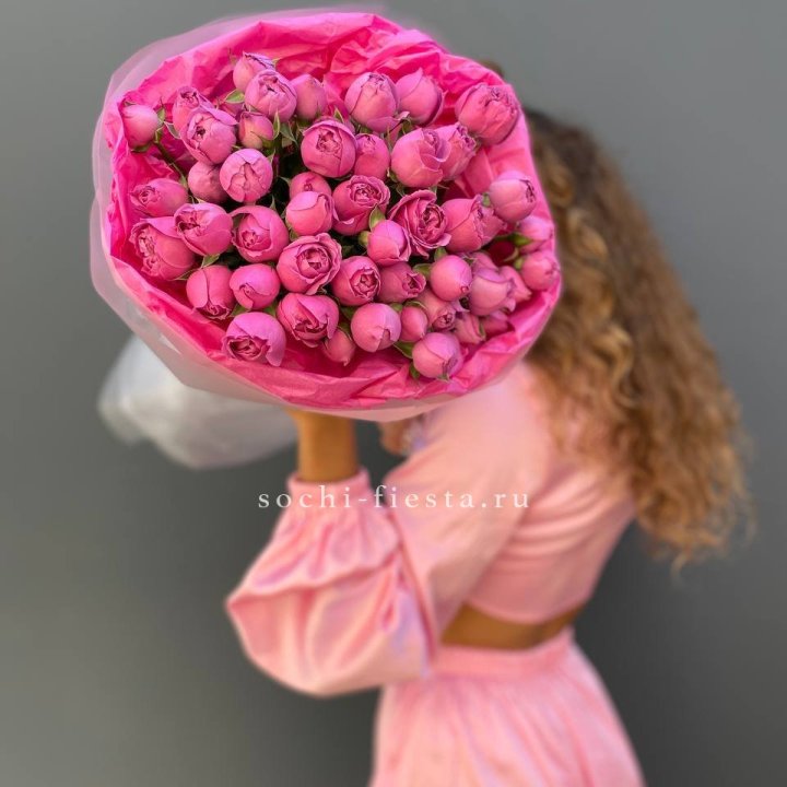Букет из пионовидных роз  в Москве