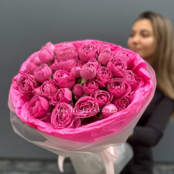 Букет из пионовидных роз  в Москве