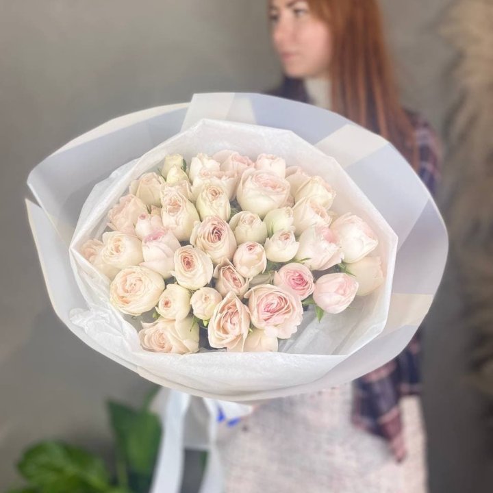 Букет кустовых роз в Москве