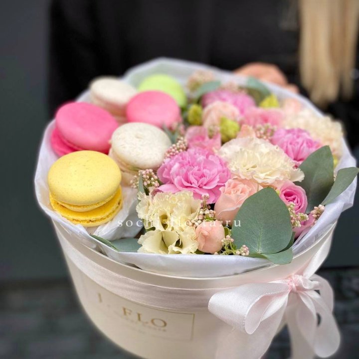 Бокс с макаронс "Тендернес" с доставкой в Москве