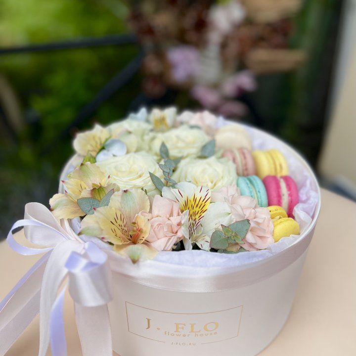 Цветочный бокс "Ника" в Москве