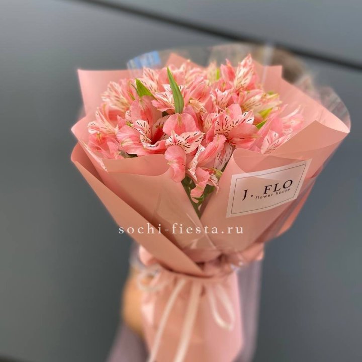 Букет альстромерий розовых в Москве