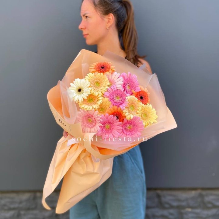 Букет разноцветных гербер в Москве