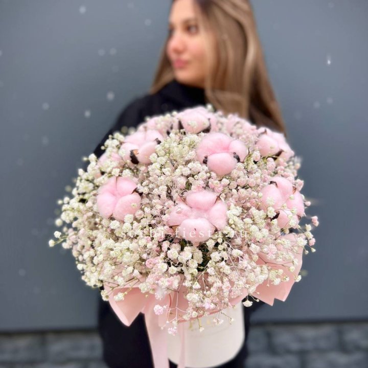 Гипсофилы с хлопком в шляпной коробке в Москве