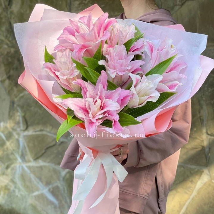 Букет пионовидных лилий №2 в Москве