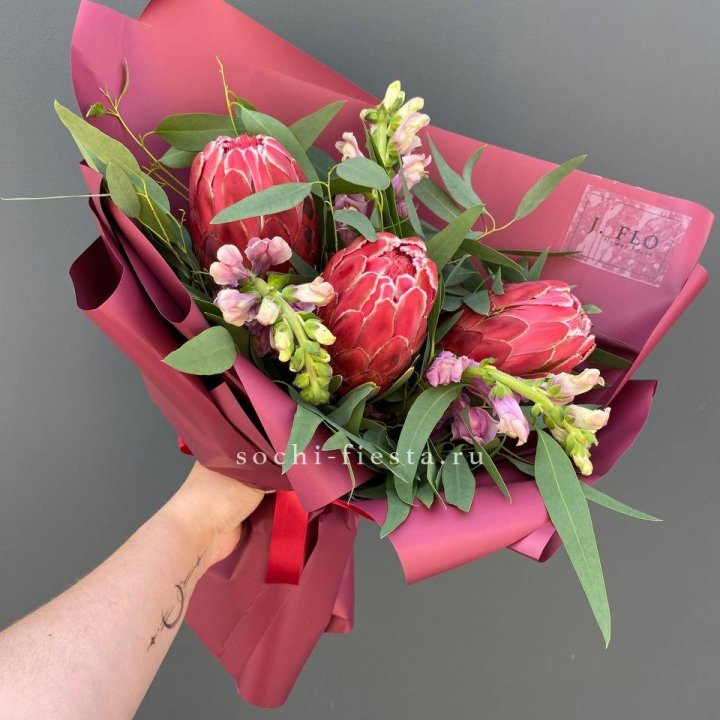 Букет из протеи "Квин" в Москве