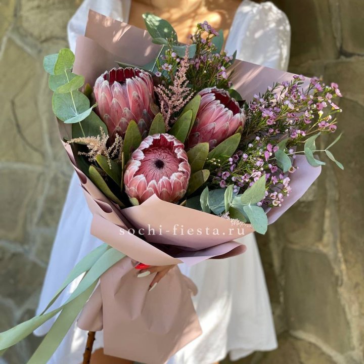 Букет из протеи "Клеопатра"  в Москве