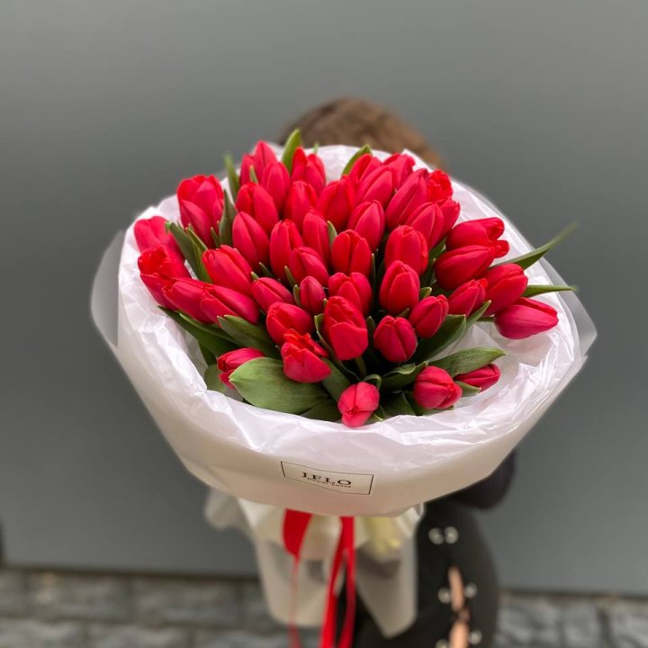 51 тюльпан "Любовь" в Москве