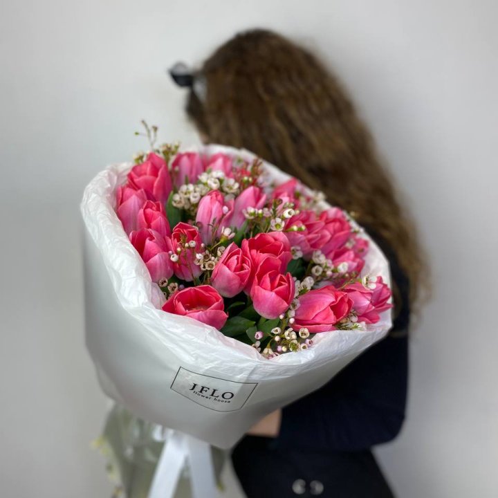 Дуо тюльпаны с хамелациумом в Москве