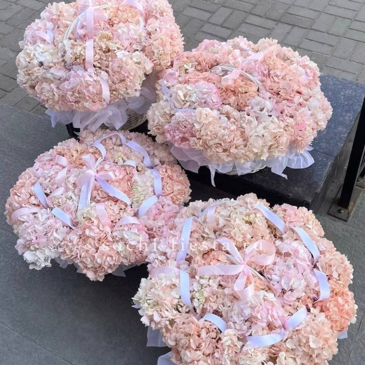 4 корзины из 15 гортензий в Москве