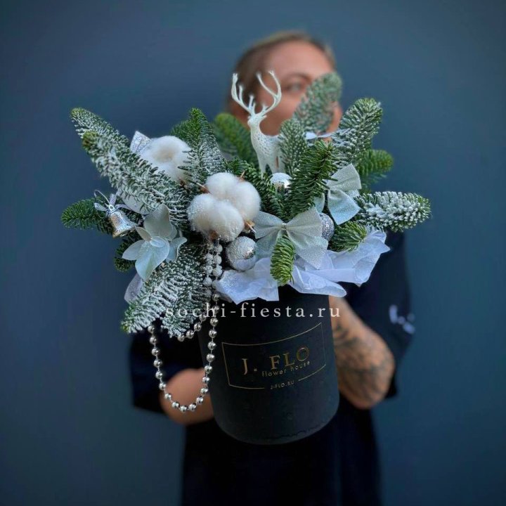 Композиция "Мери крисмас" в Москве