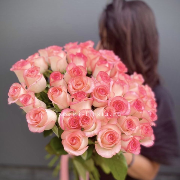 Охапка Роз Джумилия в Москве