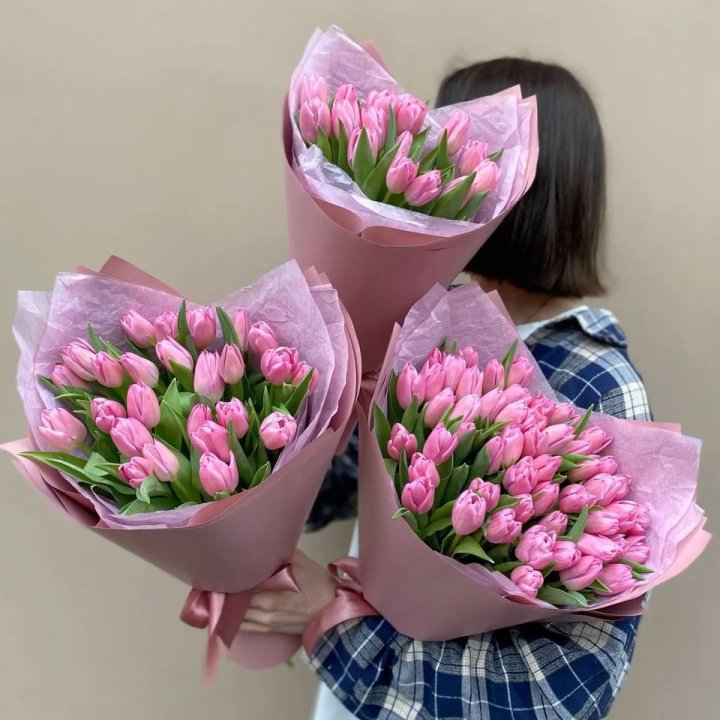 Букет розовых тюльпанов в Москве