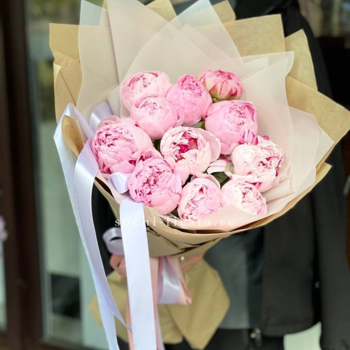 11 пионов в оформлении в Москве