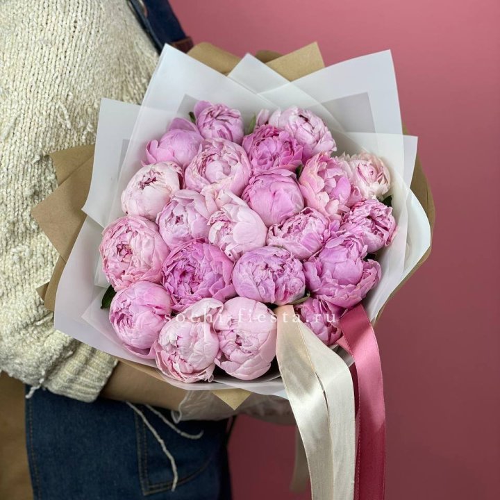Букет из 21 пионов в Москве