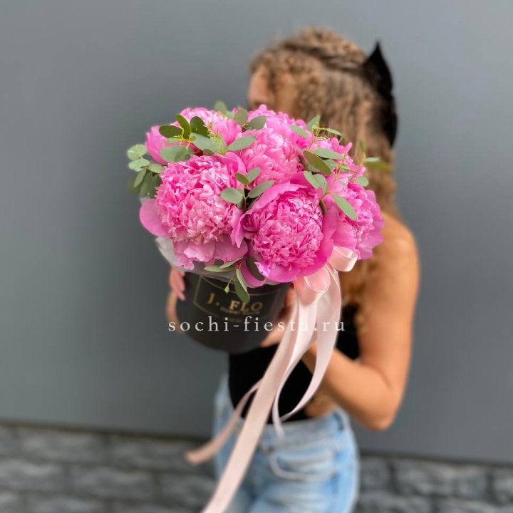 Дизайнерский цилиндр "Фломени" в Москве