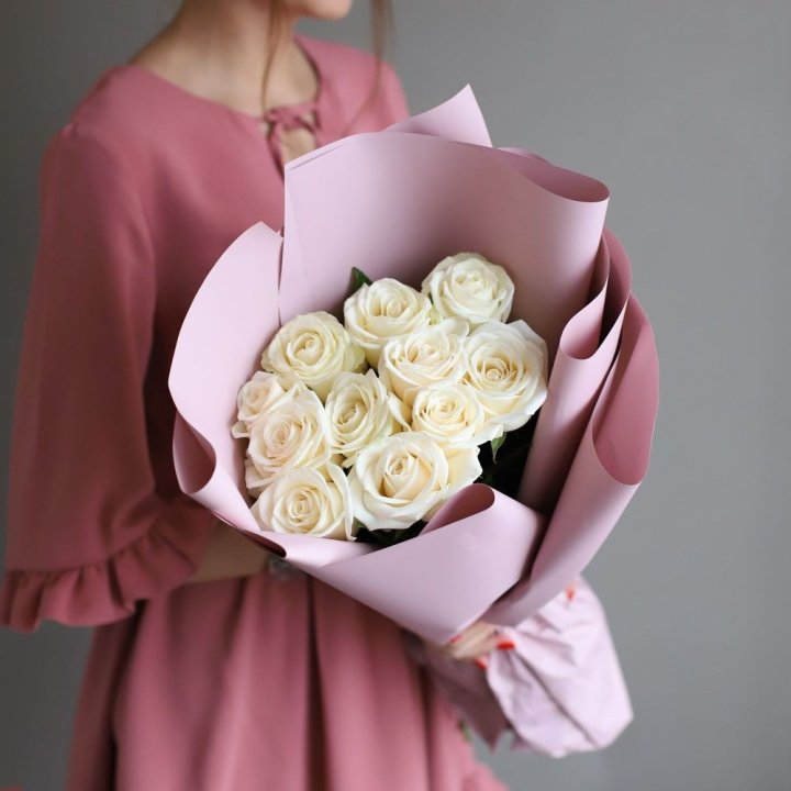 11 белых роз в Москве