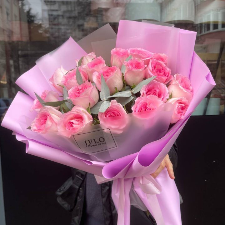  19 розовых роз в Москве