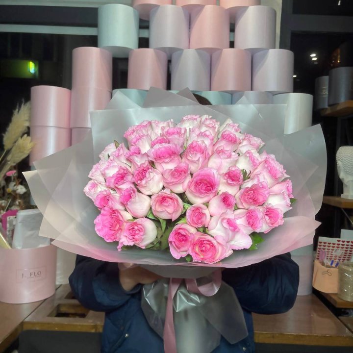  51 розовых роз в Москве