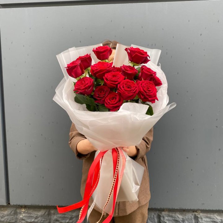 15 высоких роз  в Москве
