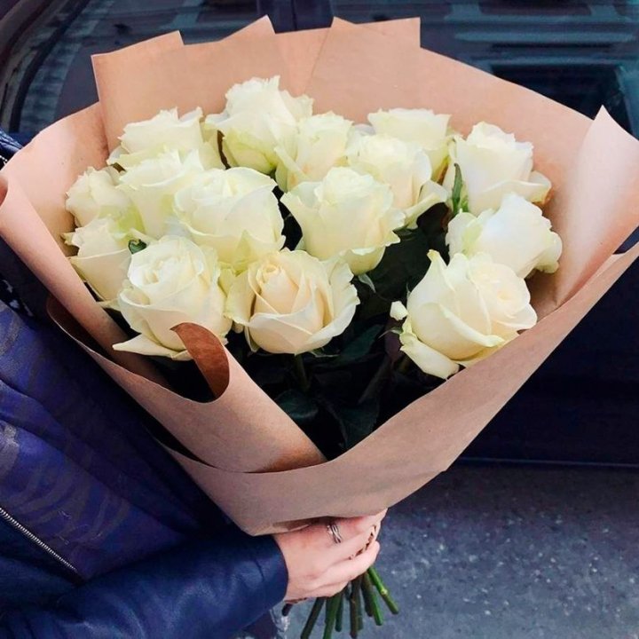 15 белых роз "Крафт" в Москве