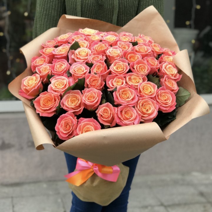 55 роз мисс пигги в Москве