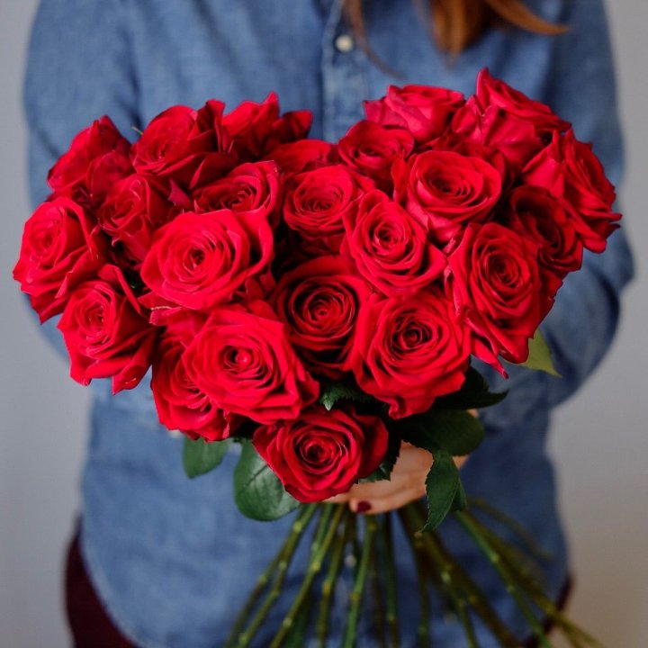 25 красных роз в Москве