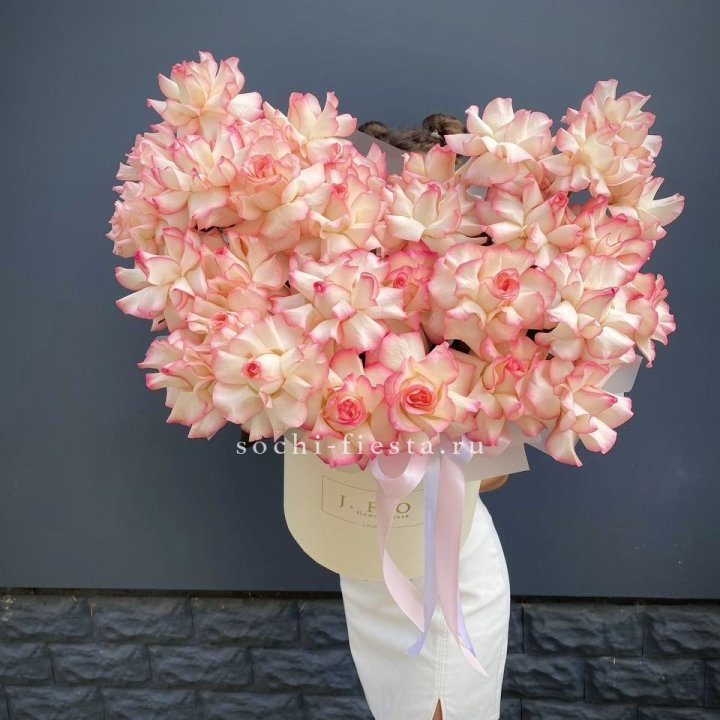 31 французская роза Джумилия в боксе в Москве