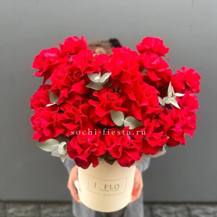 35 Французских роз в боксе в Москве