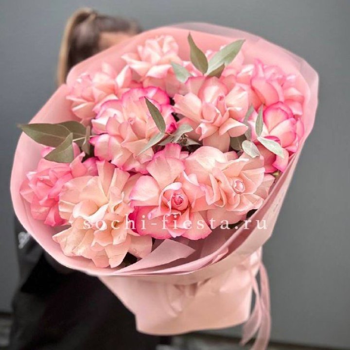 Нежно- розовые французские розы Венди в Москве