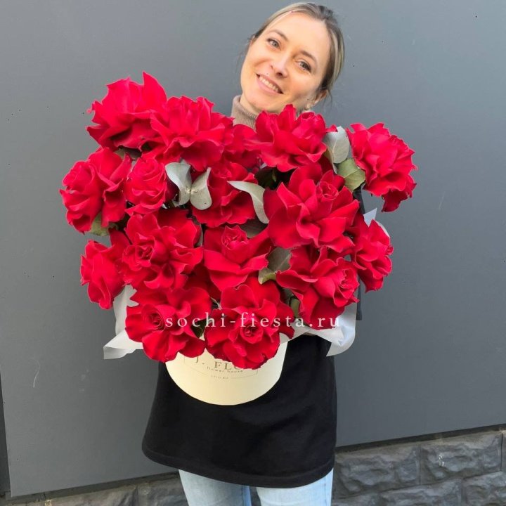 17 Французских роз в боксе в Москве