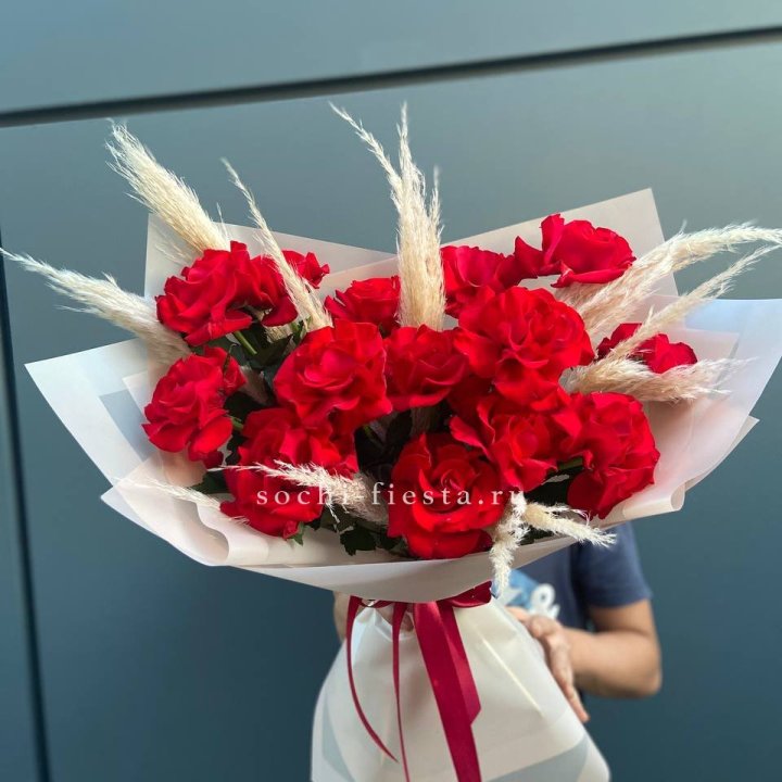 15 Красных французских розы в Москве