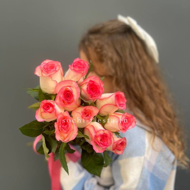 11 роз "Джумилия" в Москве