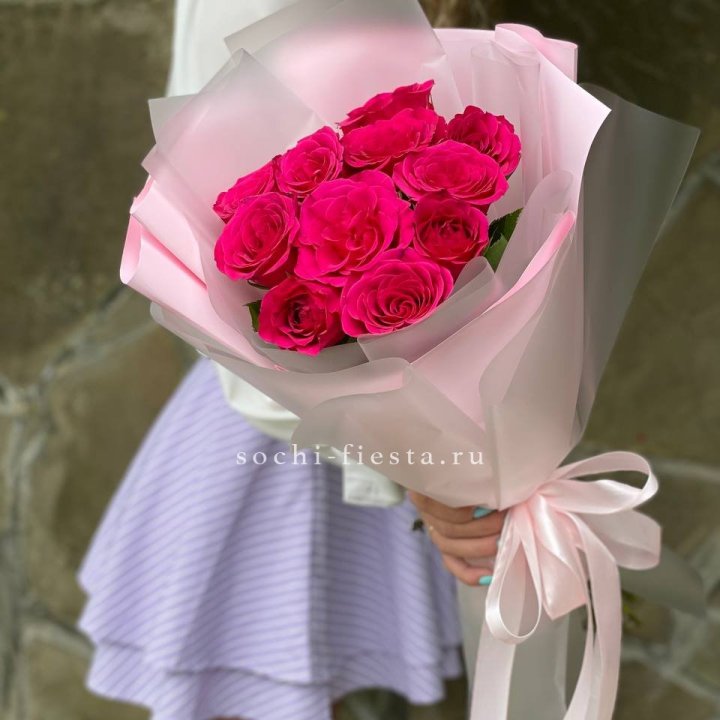 Букет алых роз в Москве