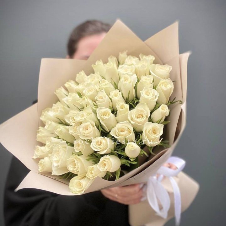 51 белая кенийская роза  в Москве