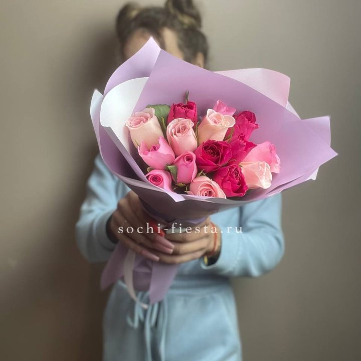 Букет из 15 роз Микс (Кения) в Москве