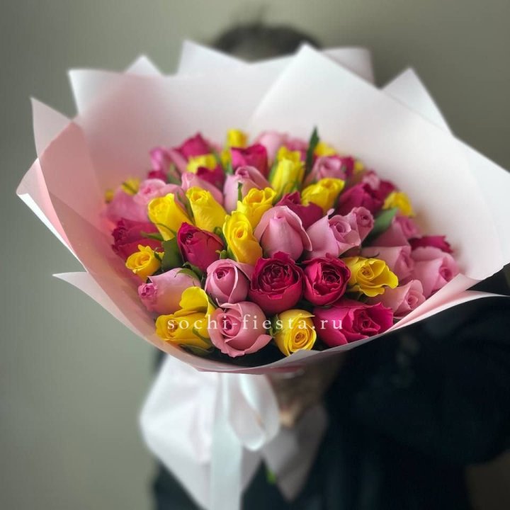 Букет из 51 розы Микс (Кения) в Москве