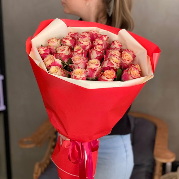 Букет роз Chapeau в Москве