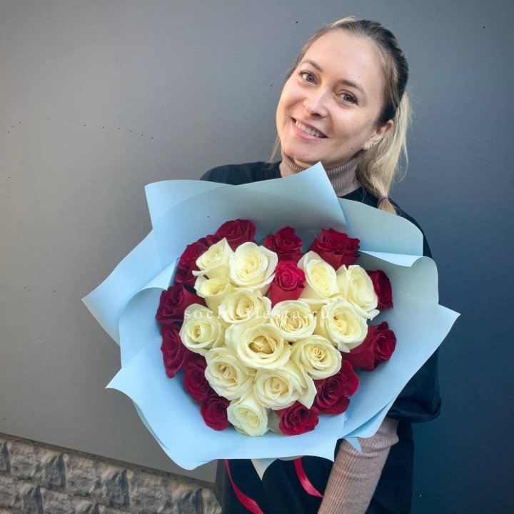 27 роз "Сердце" в Москве