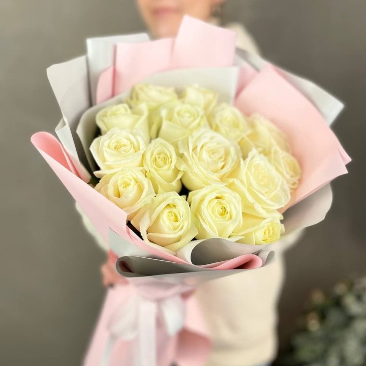 15 белых роз пудра в Москве