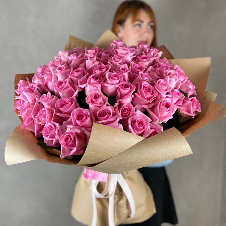 101 розовая роза в Москве