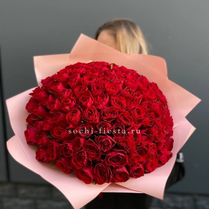 101 роза мадам ред в Москве