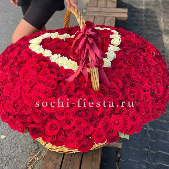 505 роз в Москве