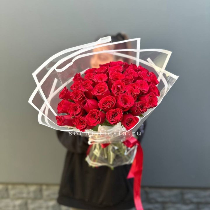 31 красная роза в Москве